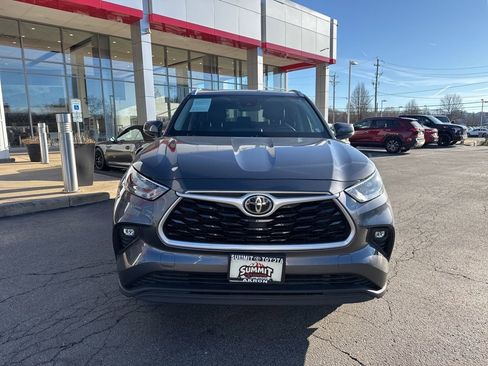 Used 2020 Toyota Highlander XLE image 8