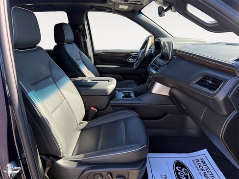 Used 2024 Chevrolet Tahoe Premier w/ Premium Package image 15