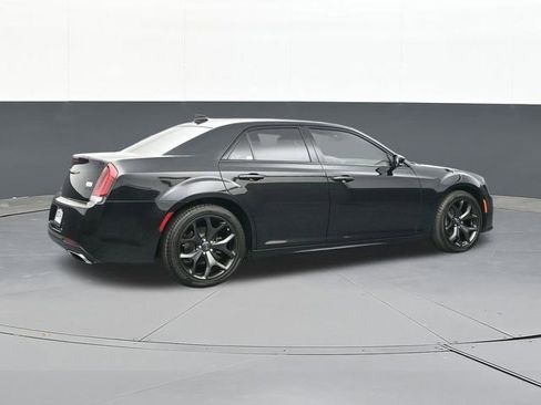 Used 2022 Chrysler 300 Touring L image 15