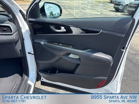 Used 2020 Kia Sorento LX FWD image 24