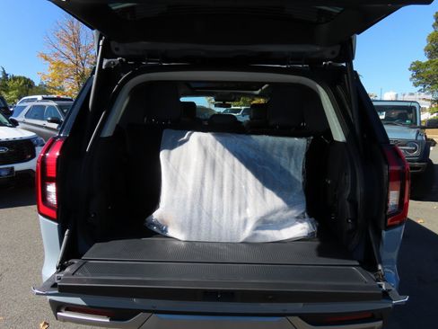 New 2025 Ford Expedition Platinum w/ Driver's Package image 23