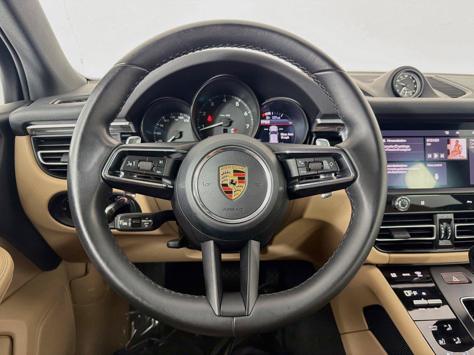 Certified 2023 Porsche Macan AWD/4WD image 12