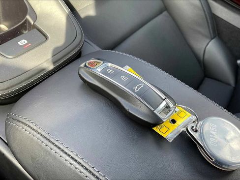 Used 2024 Porsche 911 Carrera 4S image 13