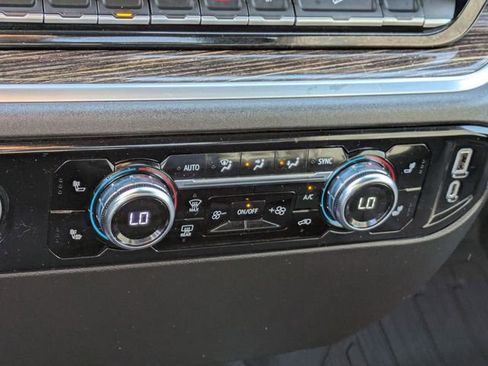 Used 2022 GMC Sierra 1500 Elevation image 24