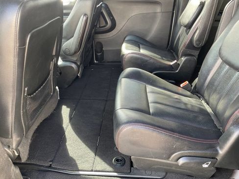 Used 2017 Dodge Grand Caravan GT FWD image 16