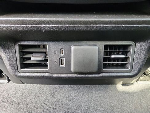 Used 2022 Chevrolet Silverado 1500 LT image 20