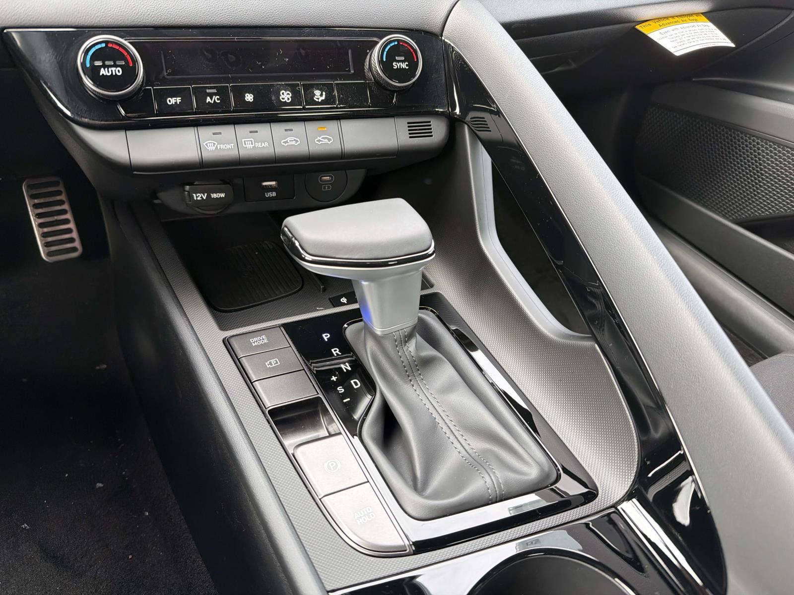 New 2026 Hyundai Elantra SEL FWD image 9