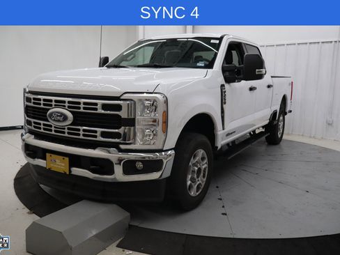 Certified 2025 Ford F250 XLT image 8