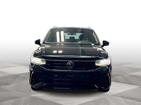 Certified 2023 Volkswagen Tiguan SE R-Line FWD image 3