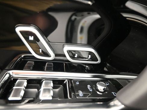 New 2025 Land Rover Range Rover SE image 23