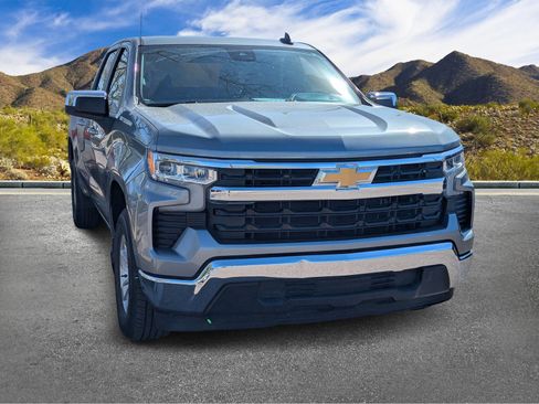 Used 2023 Chevrolet Silverado 1500 LT image 3