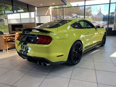 Used 2021 Ford Mustang Shelby GT500 w/ Technology Package RWD image 8