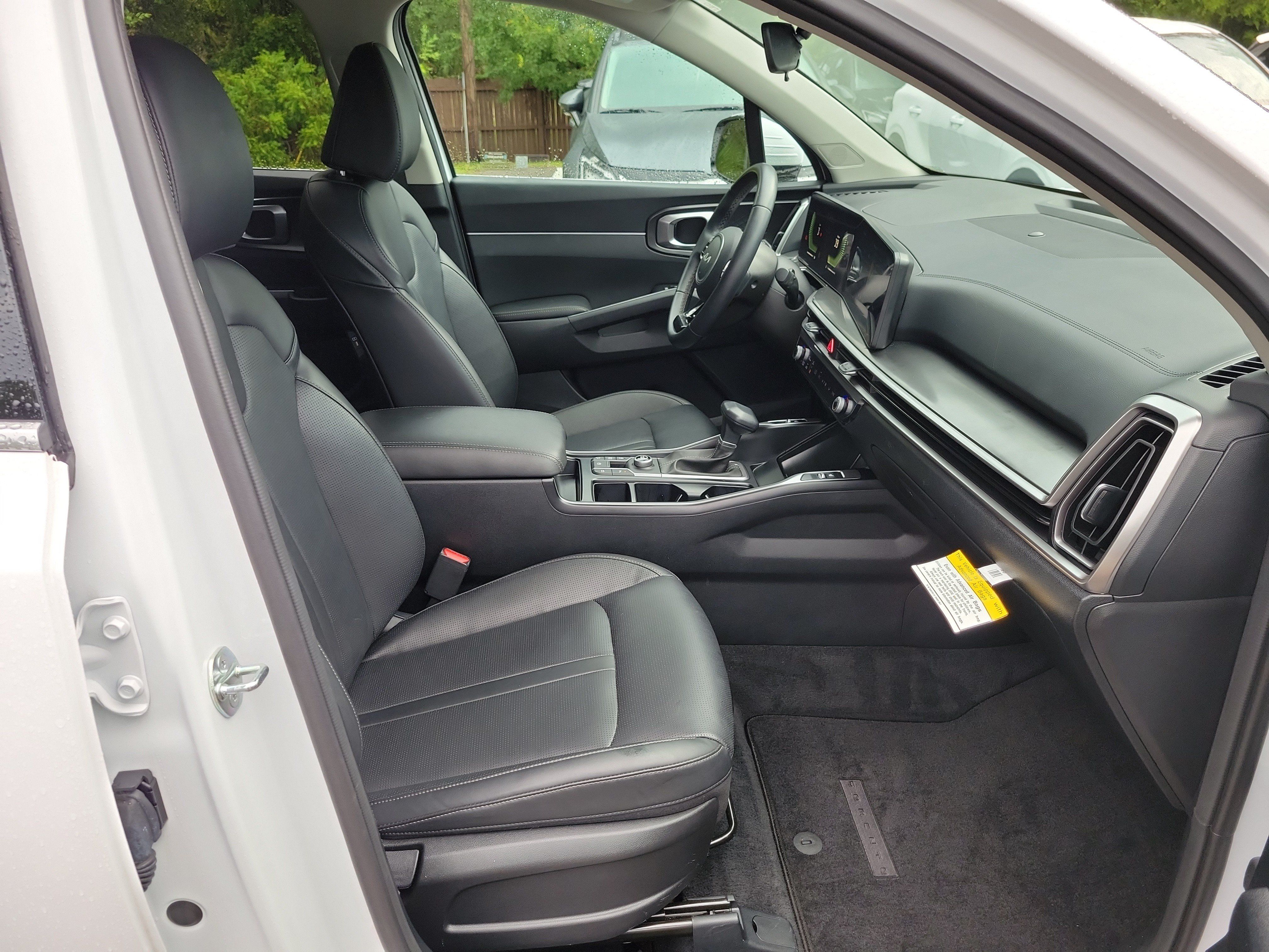 Certified 2025 Kia Sorento S w/ Panoramic Sunroof Package FWD image 5