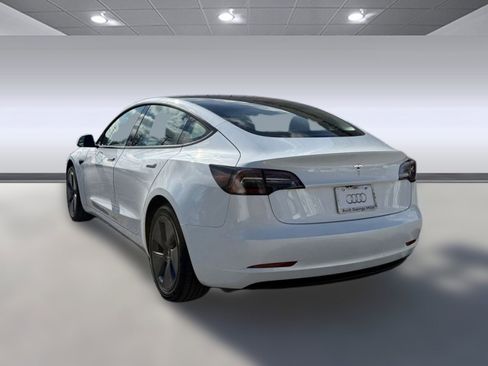 Used 2023 Tesla Model 3 Standard Range image 3