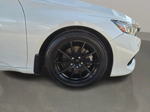 Used 2021 Honda Accord Sport image 12