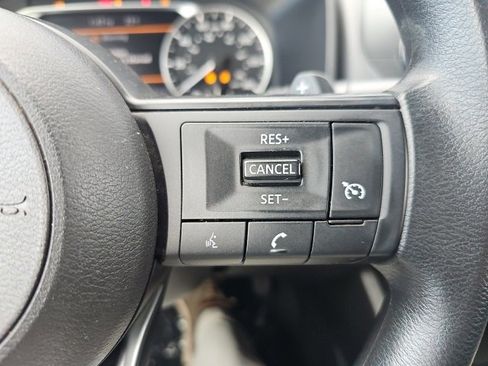 Used 2023 Nissan Rogue S image 19