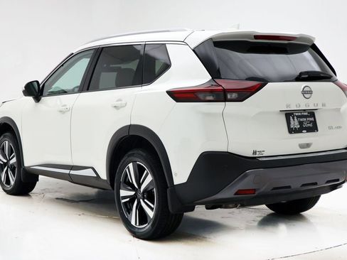Used 2023 Nissan Rogue SL w/ SL Premium Package image 7