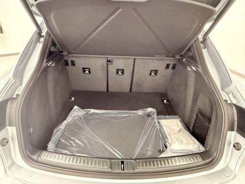 Used 2025 Porsche Macan image 34