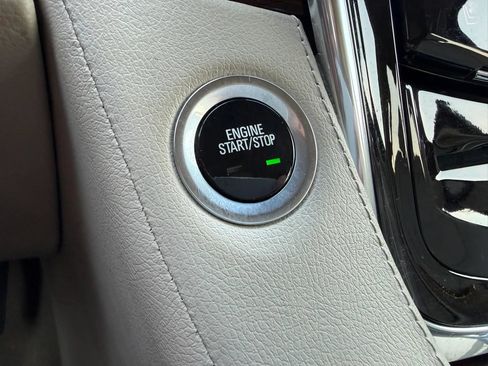 Used 2016 Cadillac Escalade Luxury AWD/4WD image 30