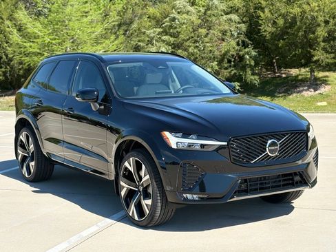 New 2026 Volvo XC60 B5 Ultra w/ Protection Package Premier image 4