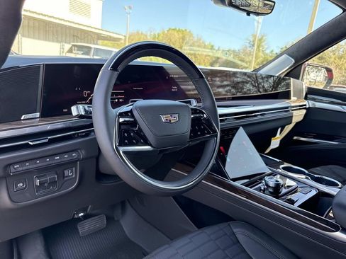 New 2026 Cadillac Escalade ESV Platinum Sport w/ LPO, ONYX Package image 34