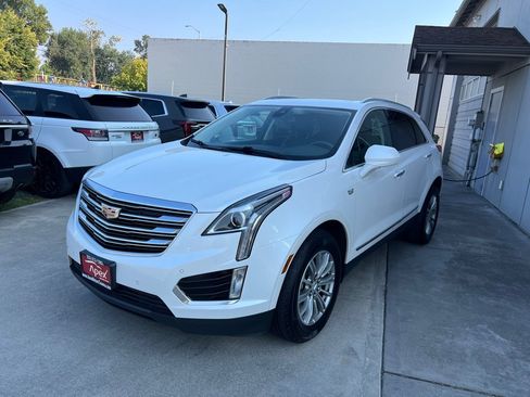 Used 2017 Cadillac XT5 Luxury w/ Driver Awareness Package AWD/4WD image 3
