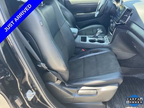 Used 2019 Jeep Grand Cherokee Laredo w/ Laredo X Package RWD image 23