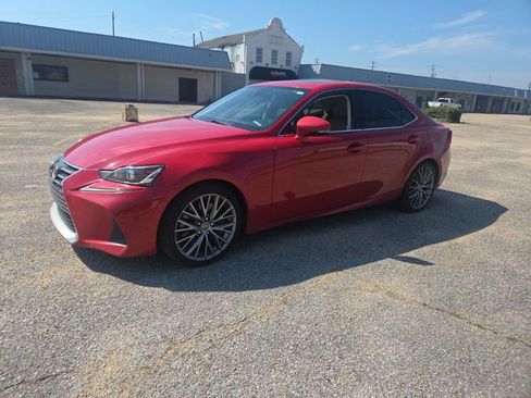 Used 2017 Lexus IS 200t RWD image 4