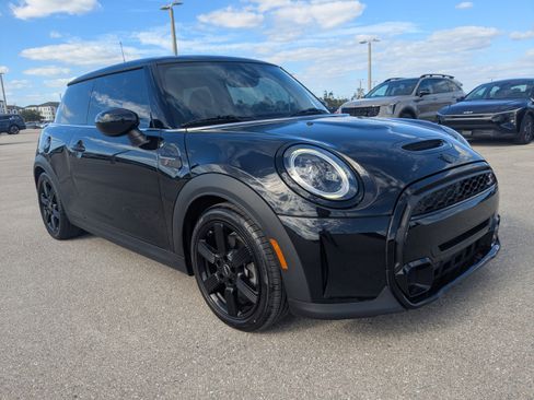Used 2024 MINI Cooper S image 2