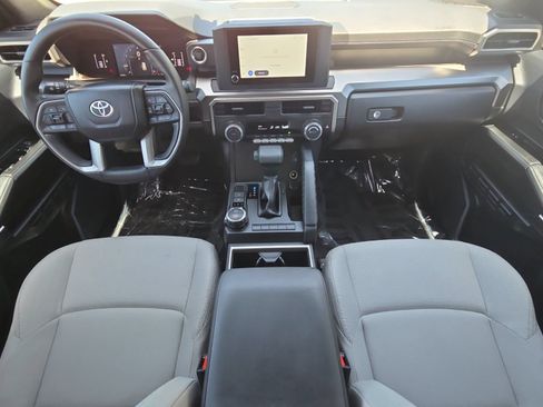 Certified 2025 Toyota 4Runner SR5 AWD/4WD image 12