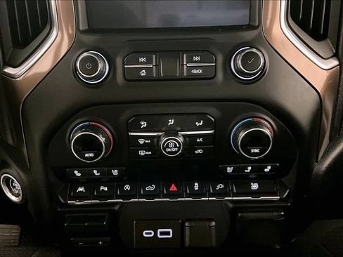 Used 2019 Chevrolet Silverado 1500 High Country AWD/4WD image 16