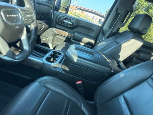 Used 2022 GMC Sierra 3500 Denali w/ Denali Ultimate Package AWD/4WD image 2