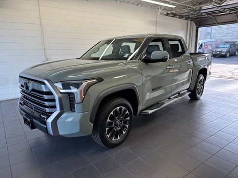 Used 2025 Toyota Tundra Limited AWD/4WD image 4