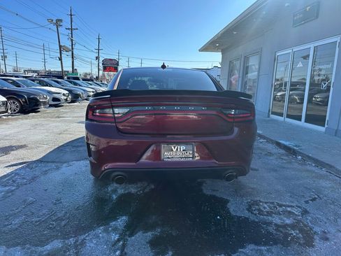 Used 2019 Dodge Charger R/T w/ Blacktop Package image 6