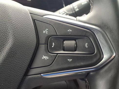 Used 2025 Chevrolet Trax LT w/ LT Convenience Package image 17