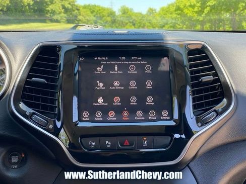 Used 2019 Jeep Cherokee Limited w/ Technology Group AWD/4WD image 24