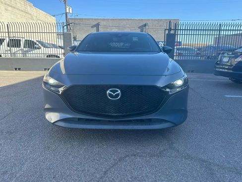 Used 2020 MAZDA MAZDA3 Hatchback w/ Premium Package FWD image 2