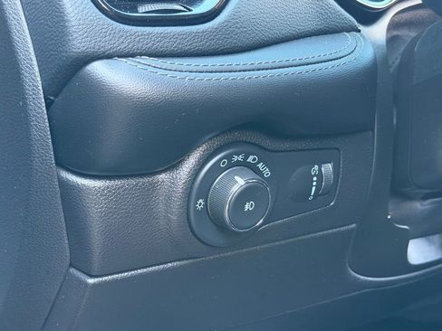 Used 2021 Dodge Durango SXT AWD/4WD image 28