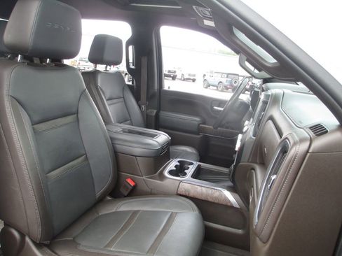 Used 2022 GMC Sierra 3500 Denali w/ Denali Ultimate Package AWD/4WD image 23