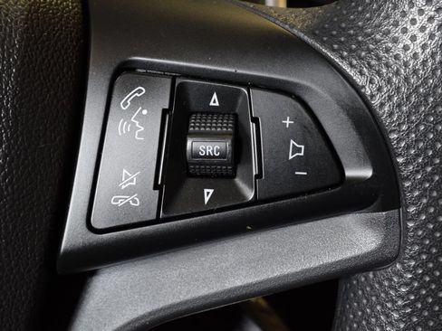 Used 2020 Chevrolet Trax LT FWD image 19