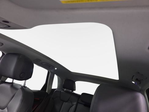 Used 2018 Audi Q5 Prestige w/ Prestige Package image 29