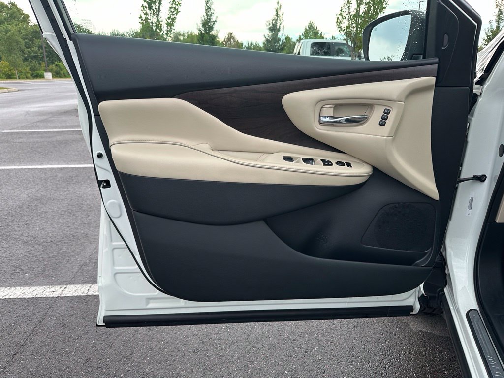 Used 2020 Nissan Murano Platinum FWD image 16