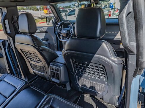 Used 2025 Ford Bronco Badlands AWD/4WD image 26
