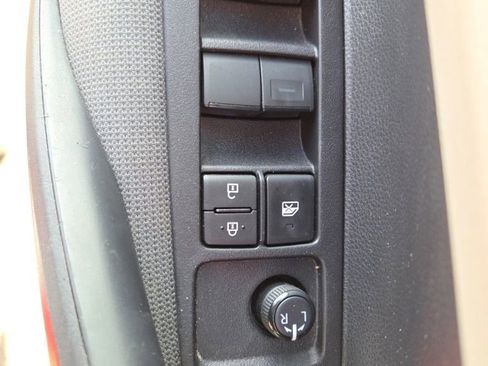 Used 2021 Toyota Corolla LE image 29