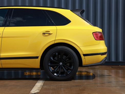 Used 2017 Bentley Bentayga W12 image 35