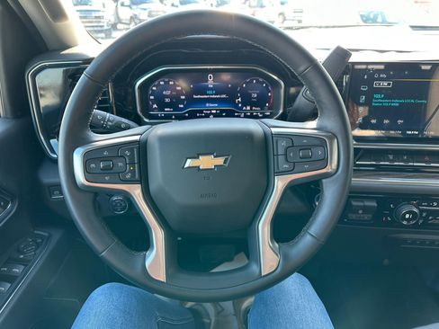 Used 2024 Chevrolet Silverado 3500 LT w/ Convenience Package image 16