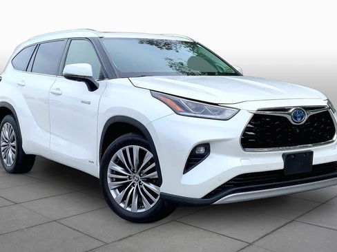 Used 2021 Toyota Highlander Platinum AWD/4WD image 3