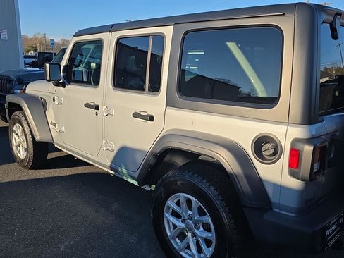 Used 2023 Jeep Wrangler Sport S image 21