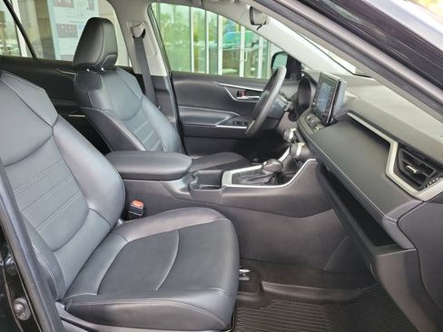 Certified 2022 Toyota RAV4 XLE Premium image 31
