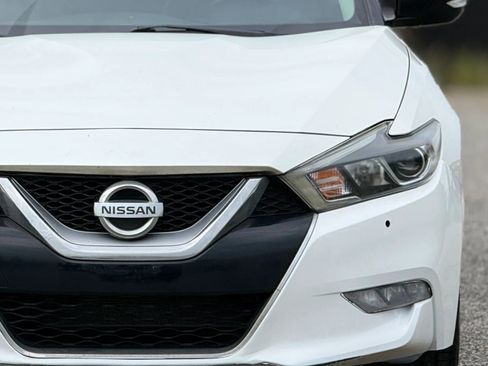Used 2016 Nissan Maxima SR w/ Midnight Edition FWD image 12